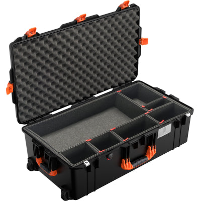 Pelican Cases - 1615LAB - Orange -  Internal dimensions: 752 x 394 x 238 mm.