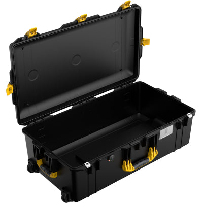 Pelican Cases - 1615LAB - Yellow -  Internal dimensions: 752 x 394 x 238 mm.