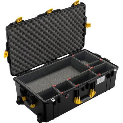Pelican Cases - 1615LAB - Yellow -  Internal dimensions: 752 x 394 x 238 mm.