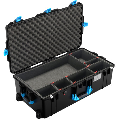 Pelican Cases - 1615LAB - Blue -  Internal dimensions: 752 x 394 x 238 mm.