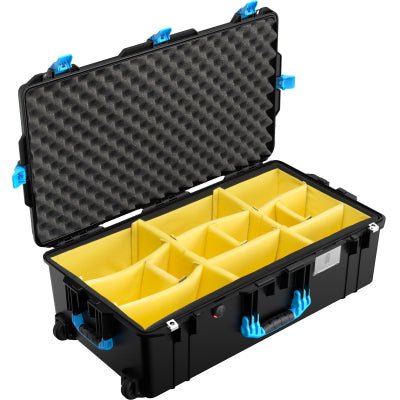 1615LAB-BL-PD - Pelican Cases - 1615LAB - Blue - Internal dimensions: 752 x 394 x 238 mm.