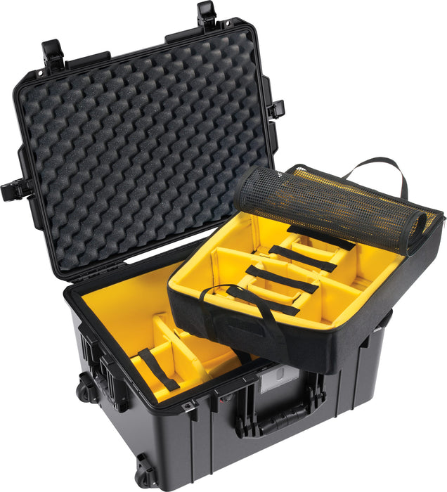 Pelican Cases - 1607 Air Case - Internal dimensions: 535 x 402 x 295 mm.