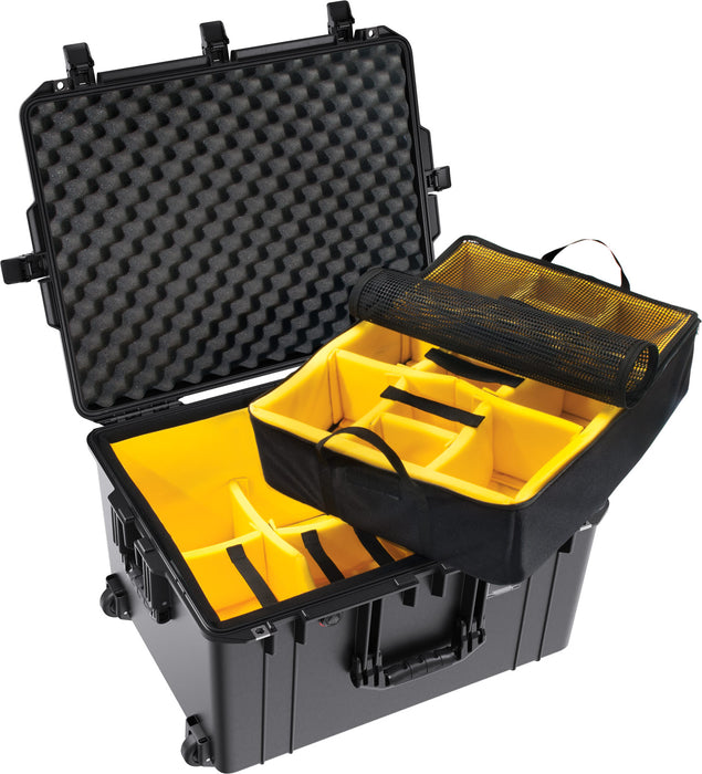 Pelican Cases - 1637 Air Case - Internal dimensions: 595 x 446 x 337 mm.