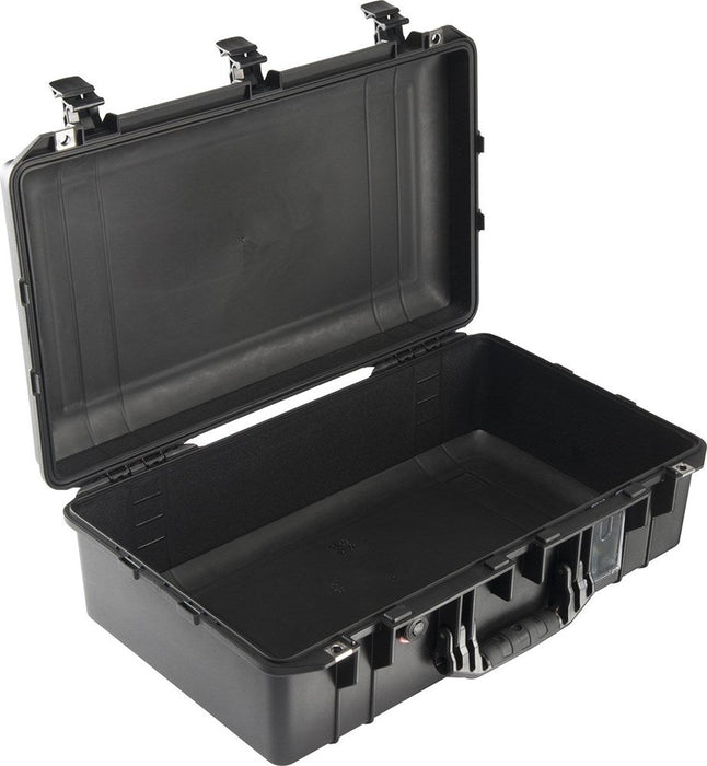 1555AIR-B-NF - Pelican Cases - 1555 Air Case - Internal dimensions: 584 x 324 x 191 mm.